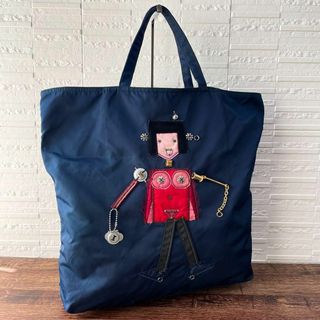 プラダ(PRADA)のプラダ ナイロン ロボット ハンド トート バッグ 三角プレートロゴ ネイビー(トートバッグ)