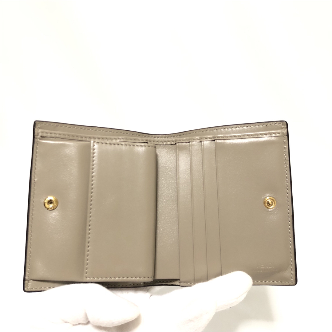 FENDI(フェンディ)の【美品】FENDI フェンディ  エフイズ　二つ折り財布 レディースのファッション小物(財布)の商品写真
