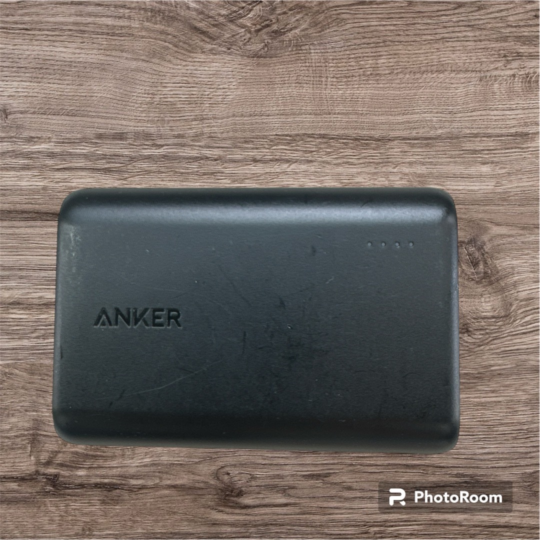 Anker(アンカー)のAnker PowerCore 10000【週末🈹】 スマホ/家電/カメラのスマートフォン/携帯電話(バッテリー/充電器)の商品写真