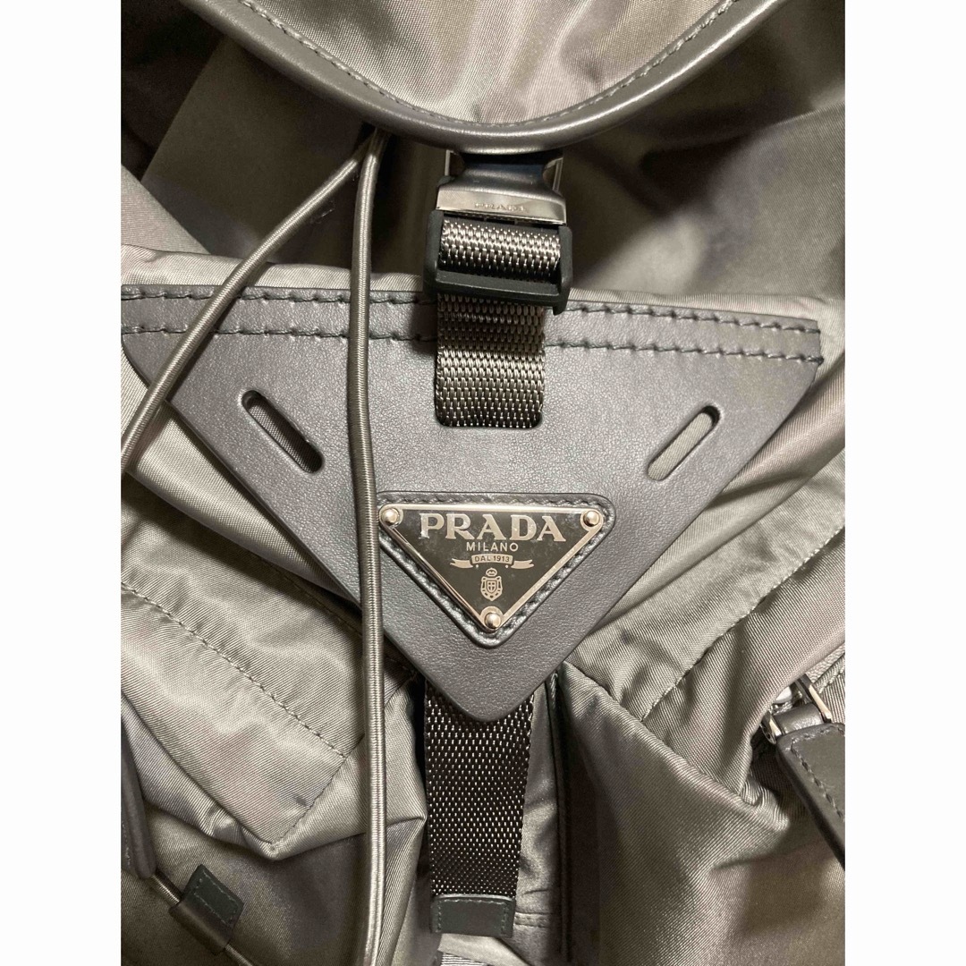 PRADA(プラダ)のPRADA 新作　2wayバックパック　グレー　極美品  メンズのバッグ(バッグパック/リュック)の商品写真