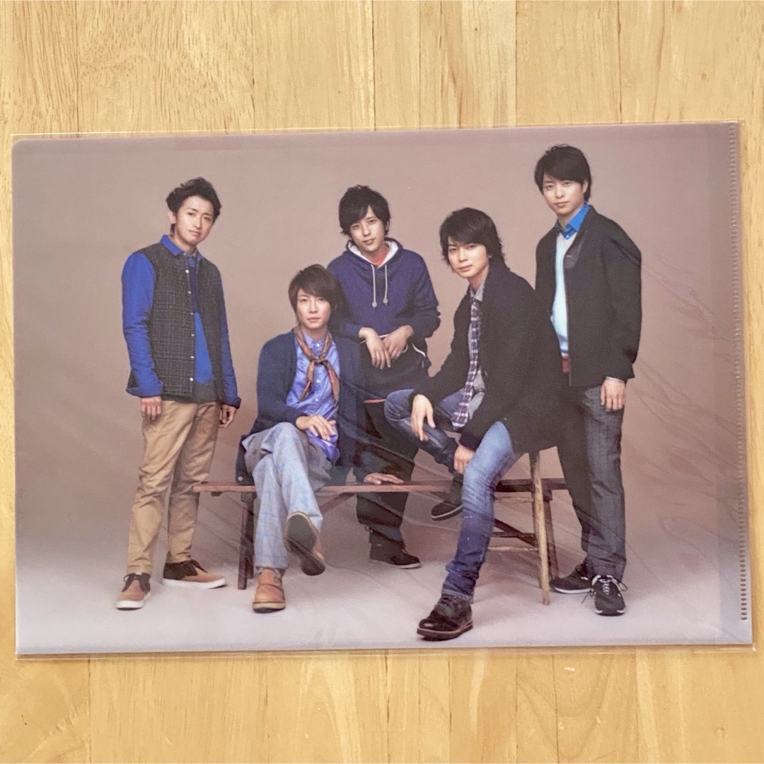 嵐(アラシ)の嵐A4クリアファイル「ARASHI Live Tour 2013 “LOVE”」 エンタメ/ホビーのタレントグッズ(アイドルグッズ)の商品写真