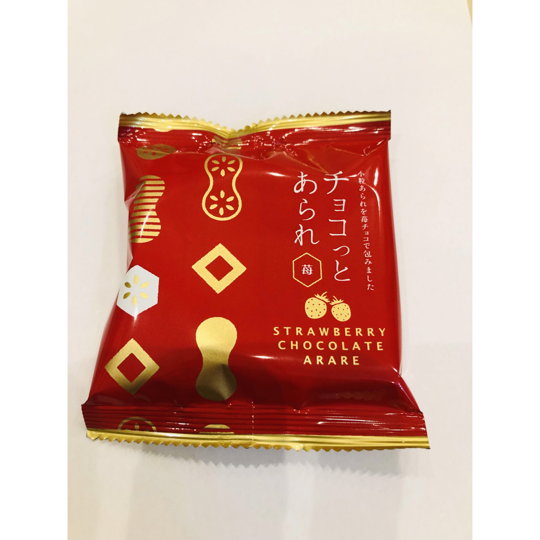 ささらや　チョコっとあられ　おかき　イチゴ味 食品/飲料/酒の食品(菓子/デザート)の商品写真