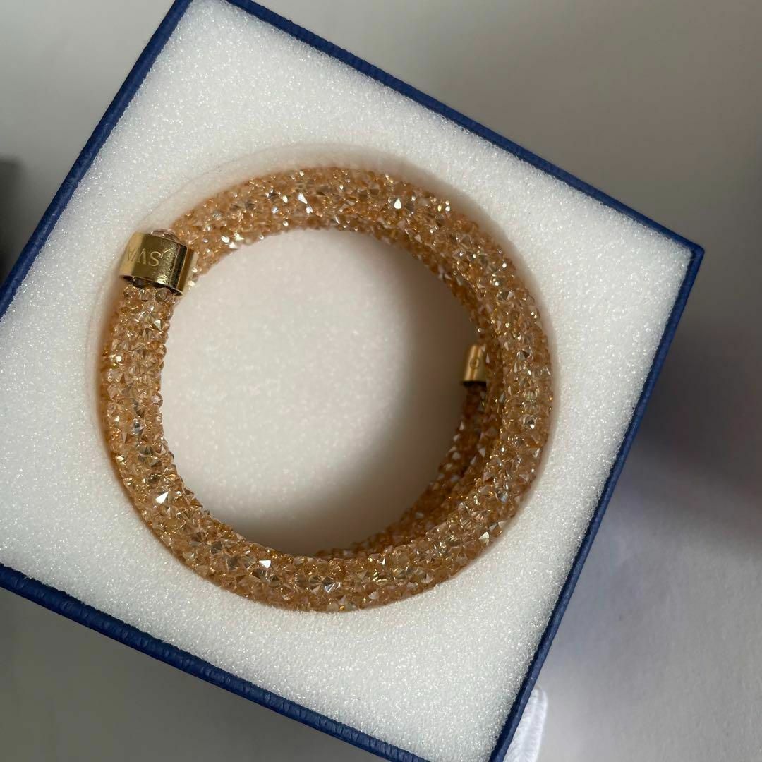 SWAROVSKI(スワロフスキー)のスワロフスキー　SWAROVSKI   クリスタルダスト　バングル レディースのアクセサリー(その他)の商品写真