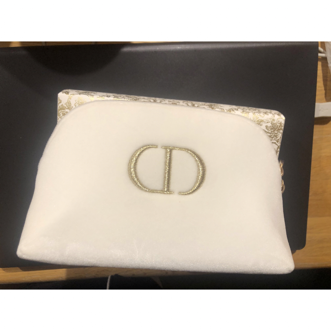 Dior(ディオール)のDIORディオール　ノベルティ　ポーチ レディースのファッション小物(ポーチ)の商品写真