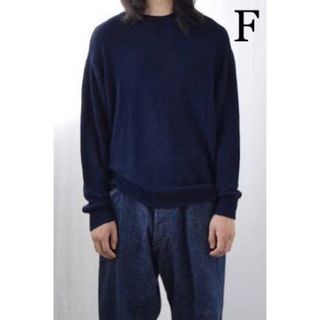 コモリ(COMOLI)のComoli インディゴクルーネックニット 21SS(ニット/セーター)