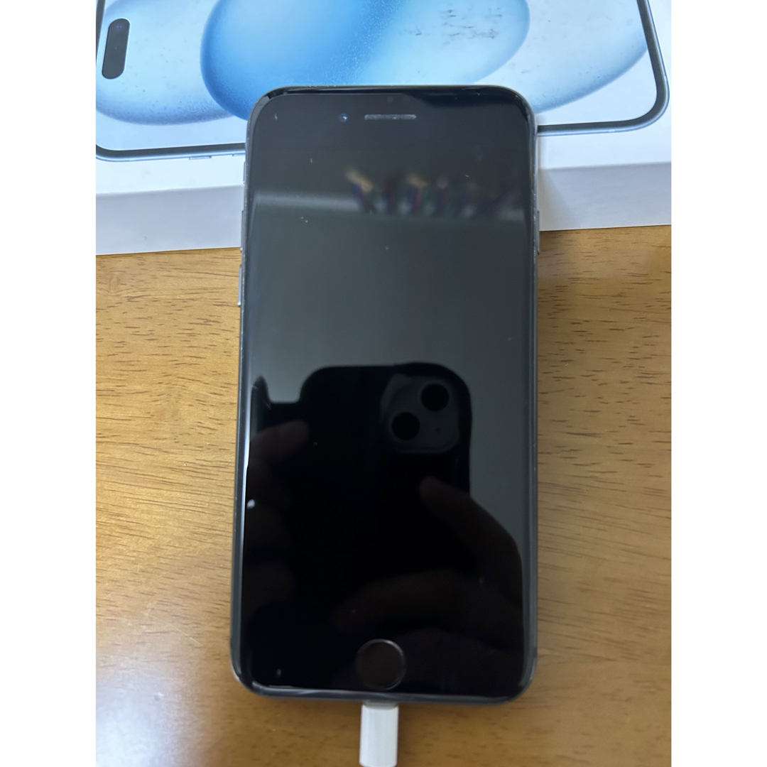 iPhone(アイフォーン)の【ジャンク品】iPhone8 64GB  スペースグレイ　部品取り スマホ/家電/カメラのスマートフォン/携帯電話(スマートフォン本体)の商品写真