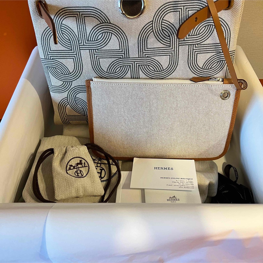 新品未使用 HERMES エルメス 新作 シェーヌダンクル ブローチ 黒 新品未使用 HERMES エルメス 新作 シェーヌダンクル ブローチ 黒