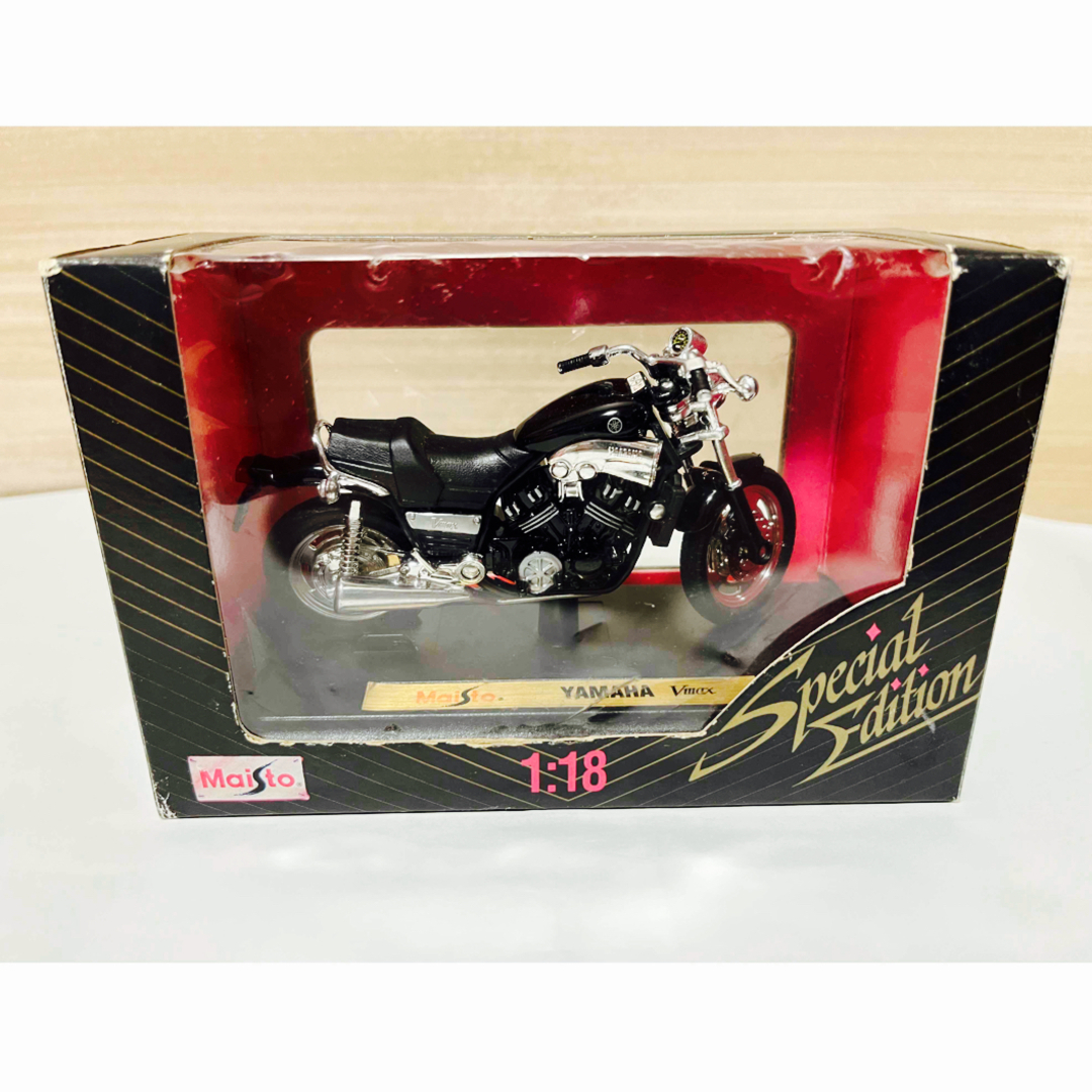 マイスト　1/18 YAMAHA Vmax(ブラック×シルバー) エンタメ/ホビーのおもちゃ/ぬいぐるみ(ミニカー)の商品写真