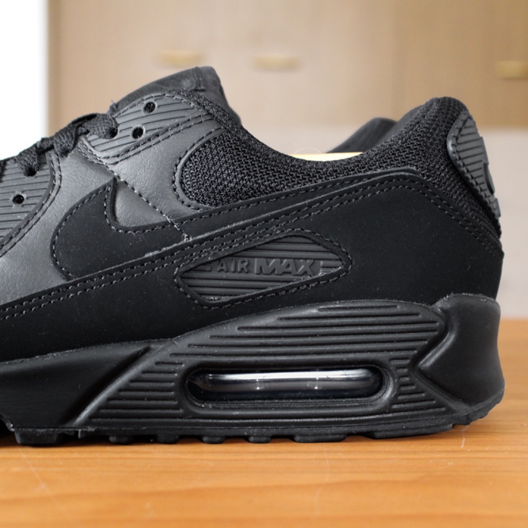 NIKE(ナイキ)のNIKE AIR MAX 90 Essential オールブラック 27.0 メンズの靴/シューズ(スニーカー)の商品写真