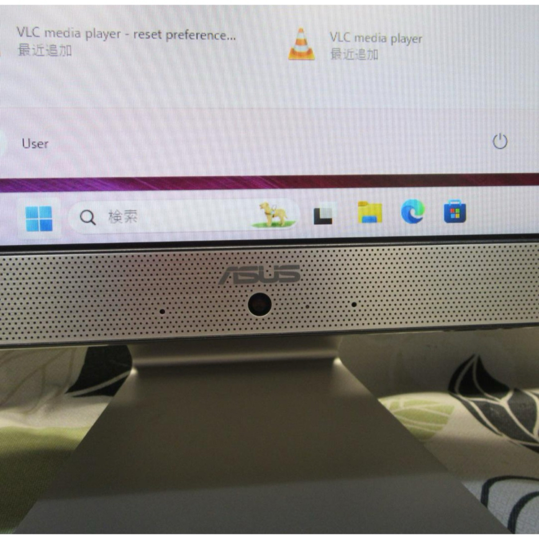 ASUS(エイスース)のWin11高性能8世代Corei5/メモリ8/SSD/カメラ/フレームレス/無線 スマホ/家電/カメラのPC/タブレット(デスクトップ型PC)の商品写真