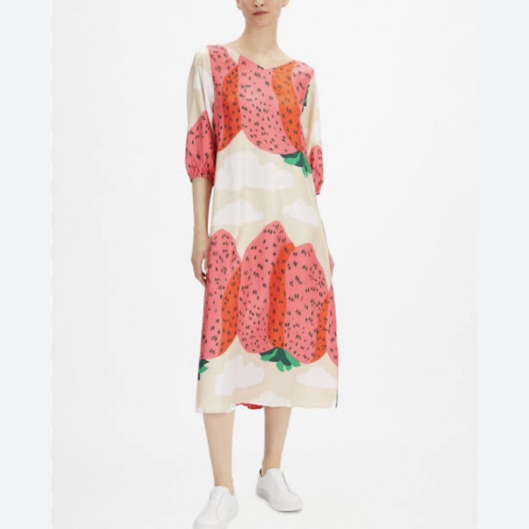 marimekko(マリメッコ)の新品 マリメッコ マンシッカヴォレット ロング ワンピース ドレス シルク 苺 レディースのワンピース(ロングワンピース/マキシワンピース)の商品写真