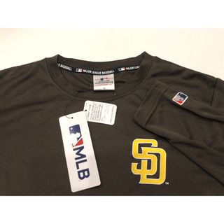 メジャーリーグベースボール(MLB)のM サイズ　新品　パドレス　MLB  長袖Tシャツ　ロングスリーブ　Tシャツ　茶(Tシャツ/カットソー(七分/長袖))