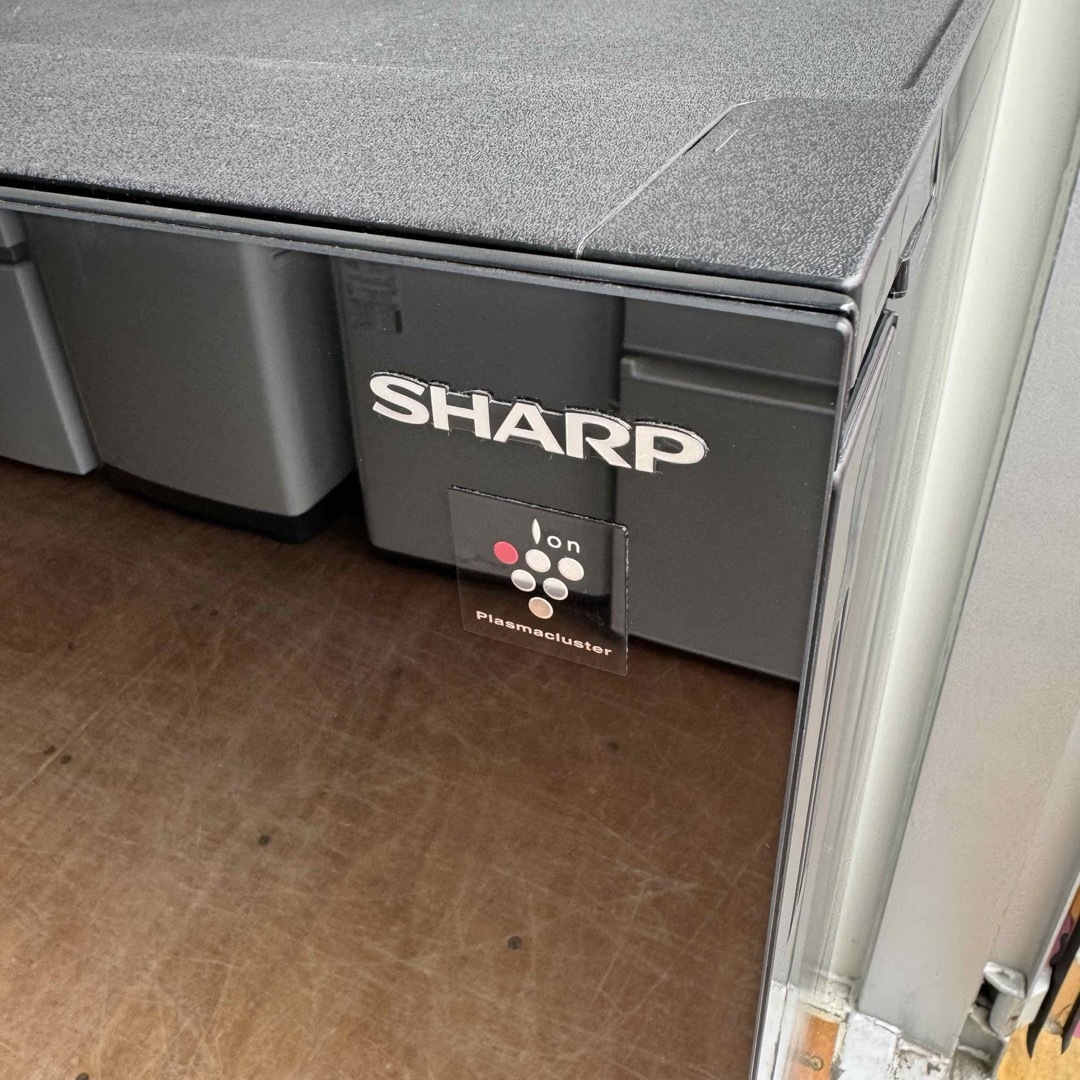 SHARP(シャープ)のC6434★2022年製美品★シャープ冷蔵庫ガラス黒ブラック　右、左開き　洗濯機 スマホ/家電/カメラの生活家電(冷蔵庫)の商品写真