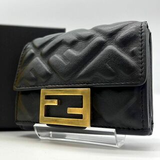 フェンディ(FENDI)の美品●FENDI 三つ折り財布 マイクロ ナッパレザー バケット ズッカ(財布)