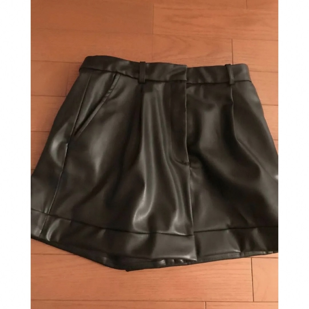 ZARA(ザラ)のZARA ショートパンツ　Sサイズ　未使用 レディースのパンツ(ショートパンツ)の商品写真