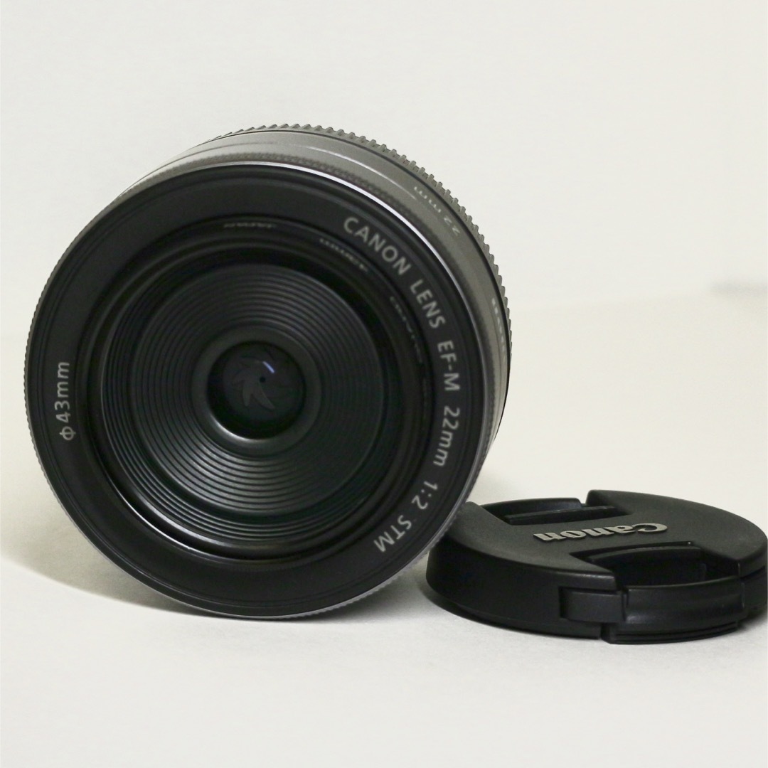 Canon(キヤノン)のCanon EOS M10 ダブルレンズキット スマホ/家電/カメラのカメラ(ミラーレス一眼)の商品写真