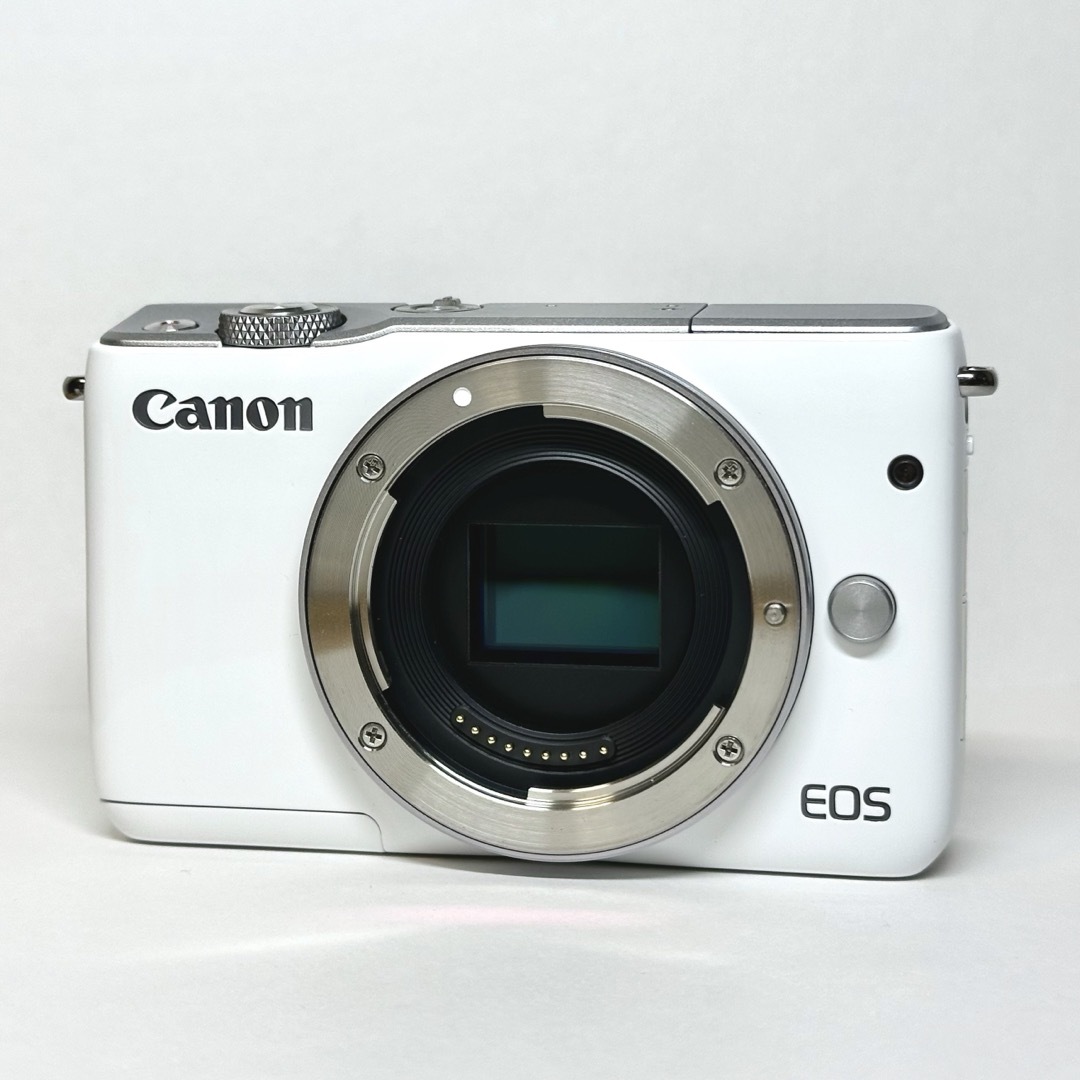 Canon(キヤノン)のCanon EOS M10 ダブルレンズキット スマホ/家電/カメラのカメラ(ミラーレス一眼)の商品写真