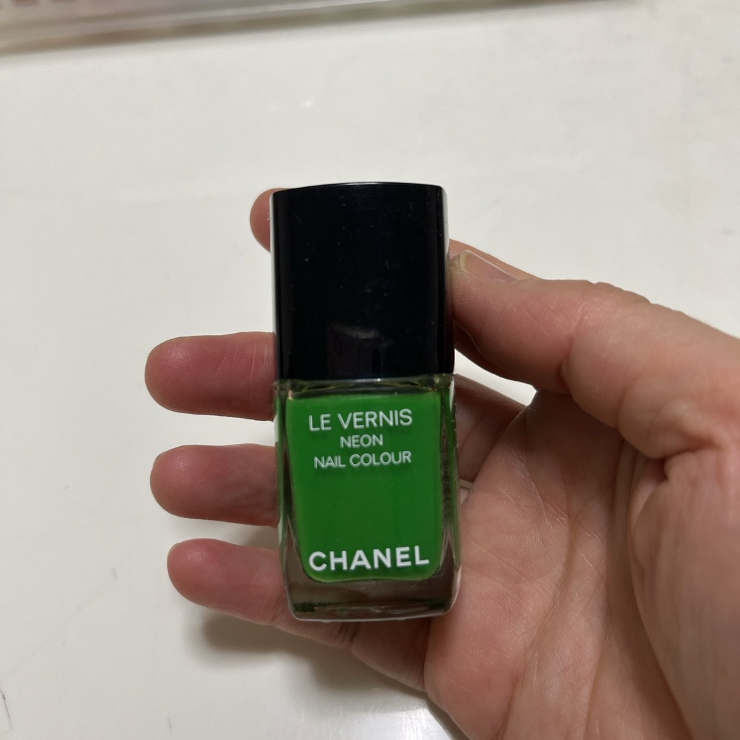 CHANEL(シャネル)のシャネル　ネイル　マニキュア　緑 コスメ/美容のネイル(マニキュア)の商品写真