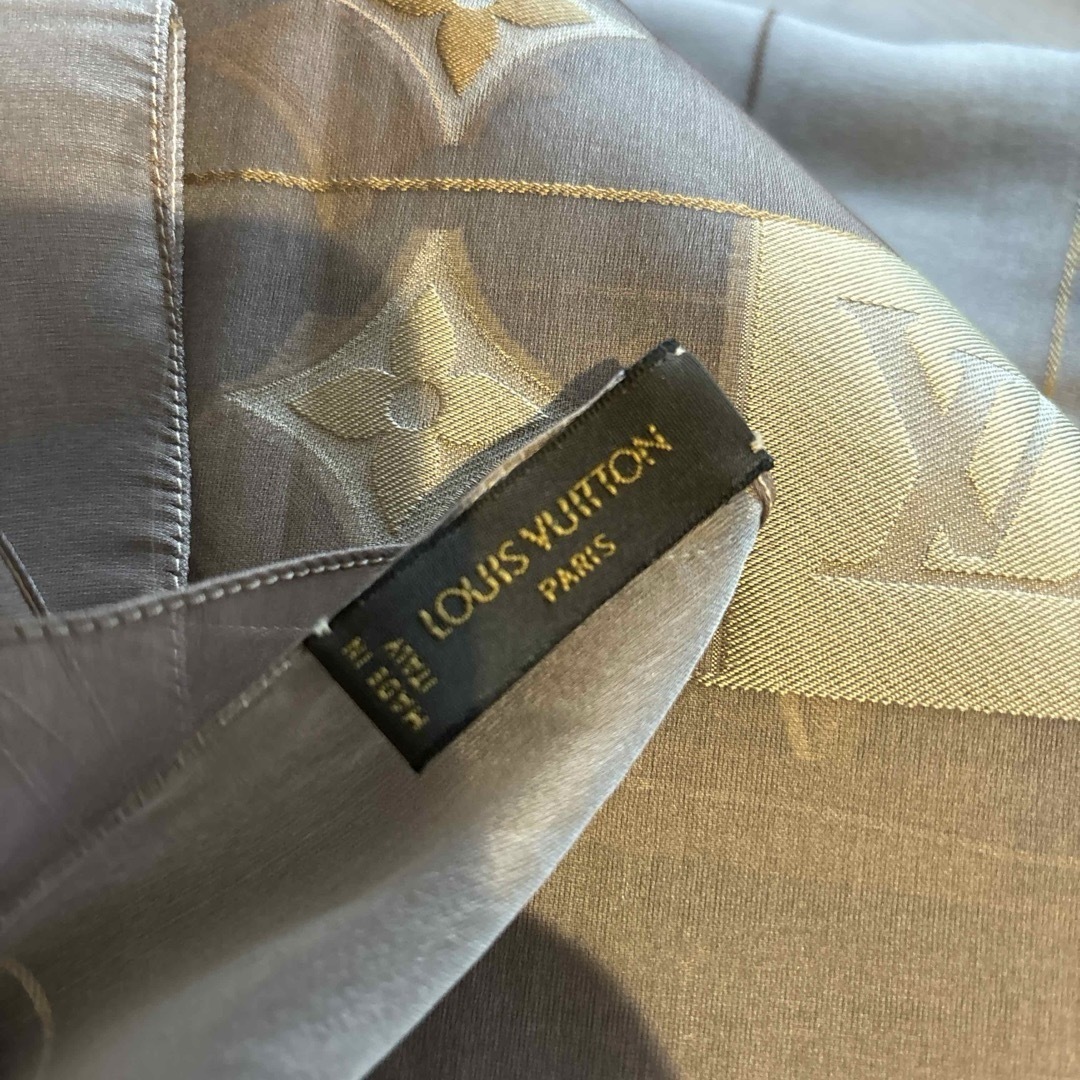 LOUIS VUITTON(ルイヴィトン)のシルク　ルイヴィトン　ストール　スカーフ レディースのファッション小物(ストール/パシュミナ)の商品写真