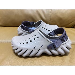 クロックス(crocs)のcrocs  クロックス　Latte (207937-2Q9) 新品　25cm(サンダル)