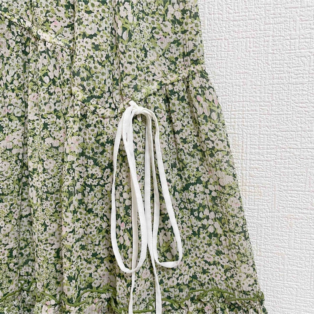 SNIDEL(スナイデル)のスナイデル　ロングスカート　小花　緑　リボン　花柄　ふんわり　春　マキシ丈 レディースのスカート(ロングスカート)の商品写真