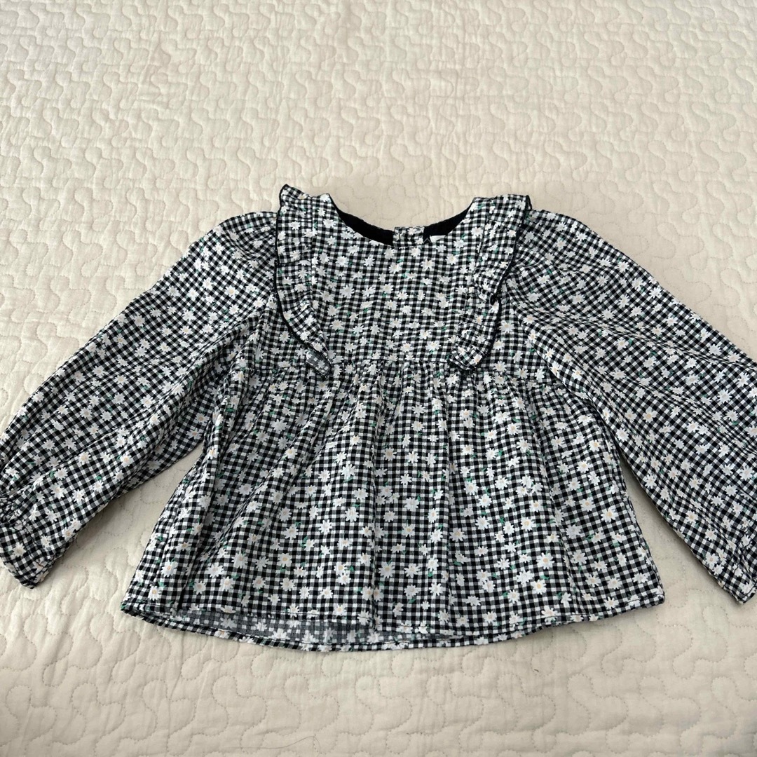 ZARA KIDS(ザラキッズ)のZARA 花柄ブラウス　2-3y 98cm キッズ/ベビー/マタニティのキッズ服女の子用(90cm~)(ブラウス)の商品写真