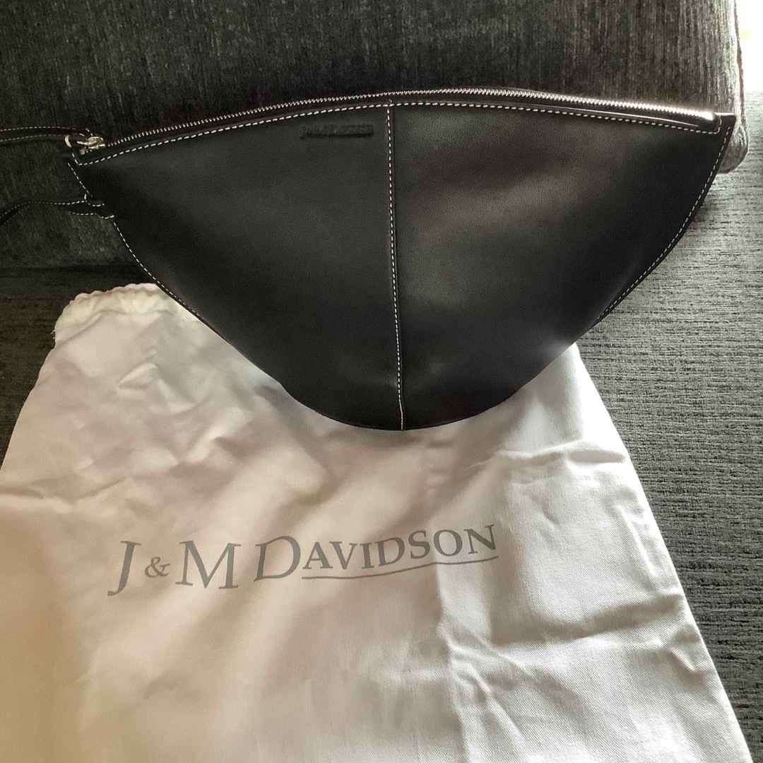 J&M DAVIDSON(ジェイアンドエムデヴィッドソン)の新品　J&M デヴィッドソン  バッグ　クラッチバッグ　ポーチ レディースのバッグ(クラッチバッグ)の商品写真