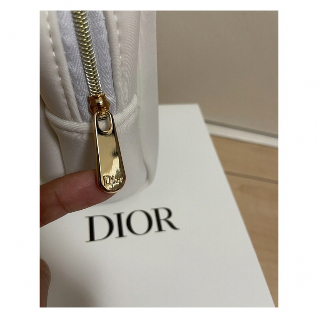 Christian Dior(クリスチャンディオール)の未使用　ChristianDior クリスチャンディオール　ノベルティ　ポーチ レディースのファッション小物(ポーチ)の商品写真