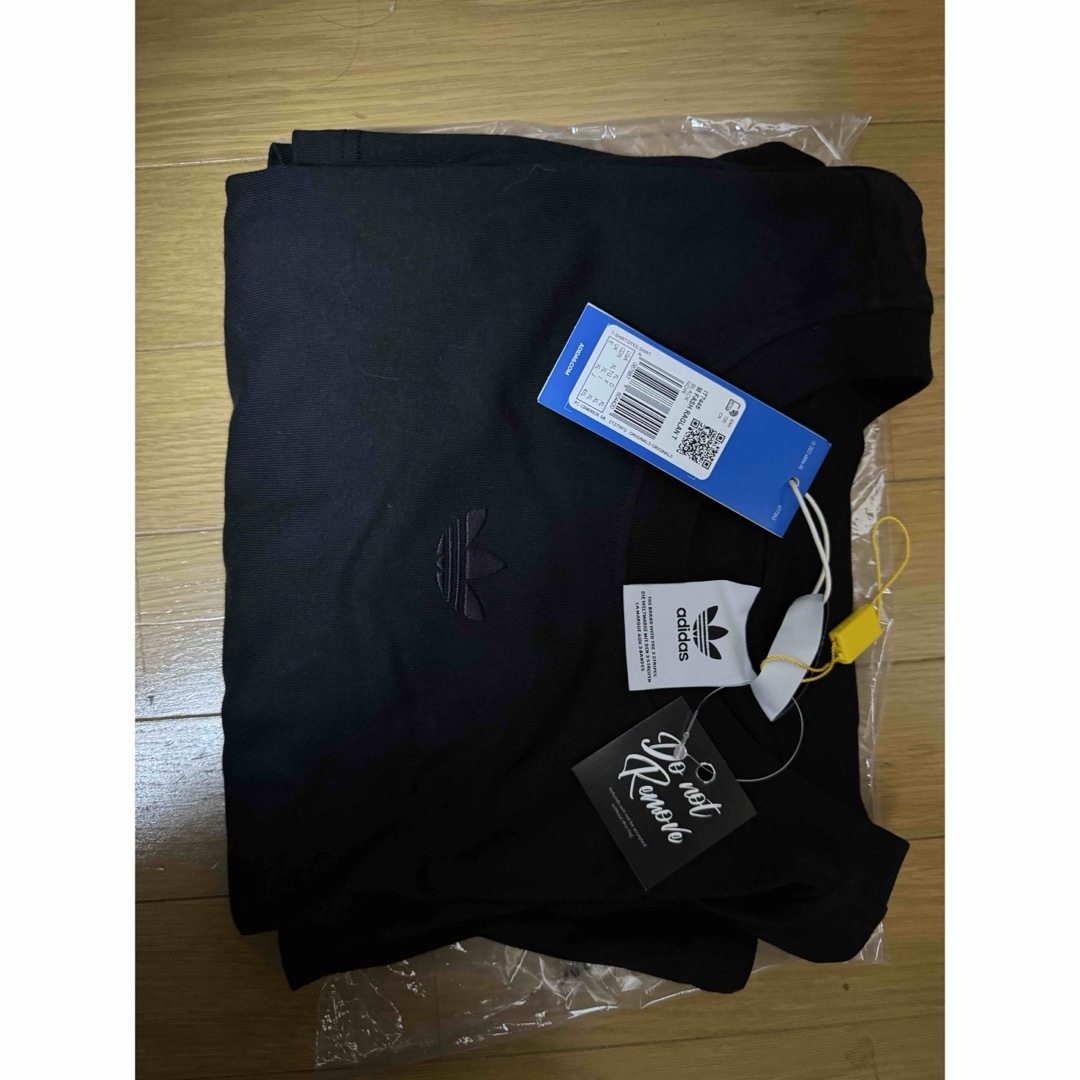 adidas  ラグラン カットライン Tシャツ ブラック  日本未発売品 メンズのトップス(Tシャツ/カットソー(半袖/袖なし))の商品写真