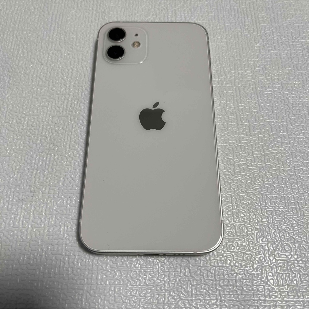 iPhone(アイフォーン)のアップル iPhone12 256GB ホワイト SIMフリー スマホ/家電/カメラのスマートフォン/携帯電話(スマートフォン本体)の商品写真