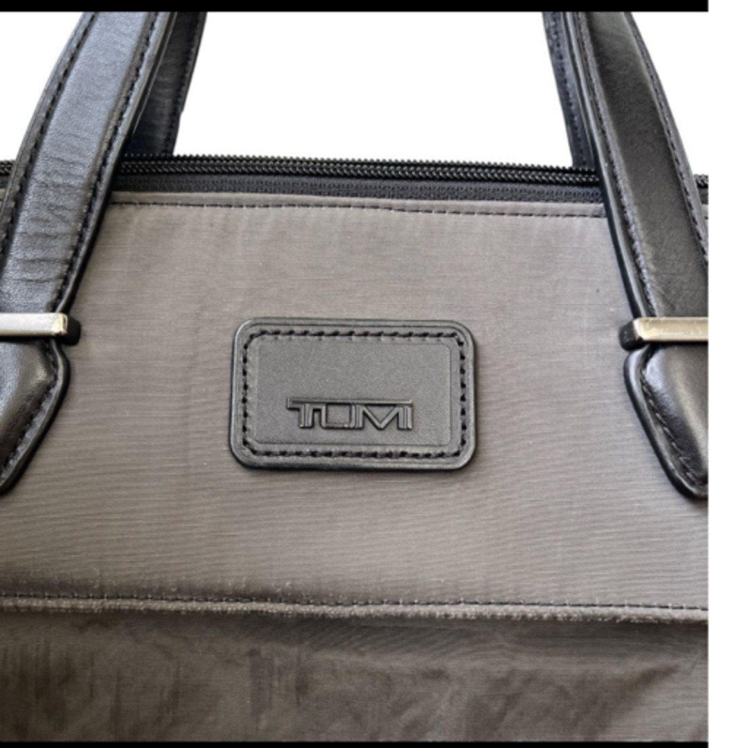 TUMI(トゥミ)のTUMI トゥミ68686ST VIRTUEVictory SlimBrief メンズのバッグ(ビジネスバッグ)の商品写真