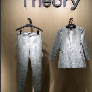 セオリー(theory)の美品 Theory チェック柄セットアップ ブラウス パンツ サイズ0(シャツ/ブラウス(長袖/七分))