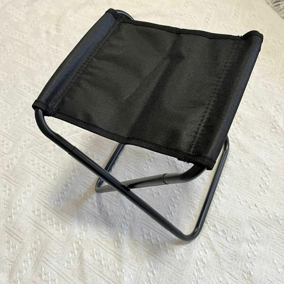 折りたたみ椅子 コンパクト アウトドアチェア 軽量 ミニチェア ブラック 携帯 スポーツ/アウトドアのアウトドア(テーブル/チェア)の商品写真