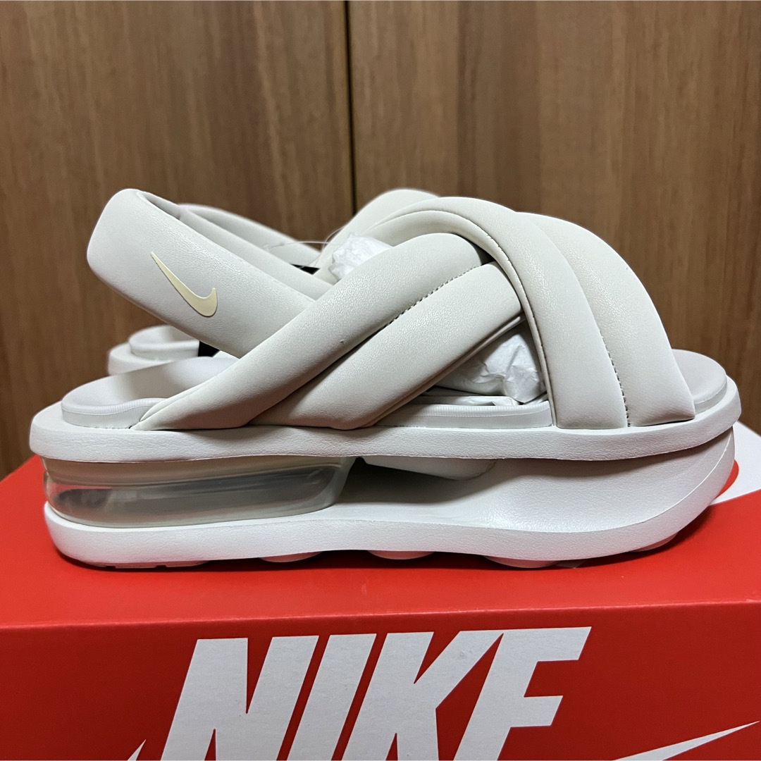 NIKE(ナイキ)のNIKE AIR MAX ISLA エアマックスアイラ 23cm  レディースの靴/シューズ(サンダル)の商品写真