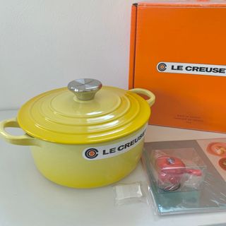 ルクルーゼ(LE CREUSET)のル・クルーゼ　ココットロンド　ココット　ソレイユ　イエロー　18 オマケ付き(鍋/フライパン)