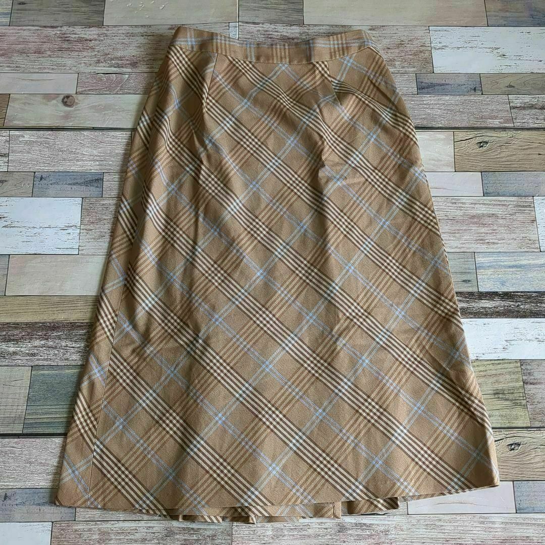 小さいサイズ　チェックプリーツラップスカート　ベージュ　サイズ36 レディースのスカート(その他)の商品写真