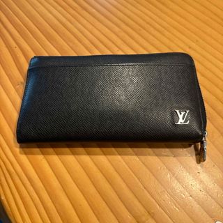 LOUIS VUITTON - VUITTONタイガ財布