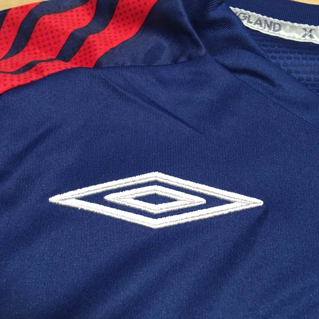 UMBRO(アンブロ)の【新品未使用】イングランド代表　プラクティスシャツ スポーツ/アウトドアのサッカー/フットサル(ウェア)の商品写真