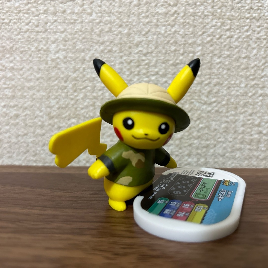 ポケモン(ポケモン)のピカチュウ迷彩の服着たフィギュア エンタメ/ホビーのおもちゃ/ぬいぐるみ(キャラクターグッズ)の商品写真