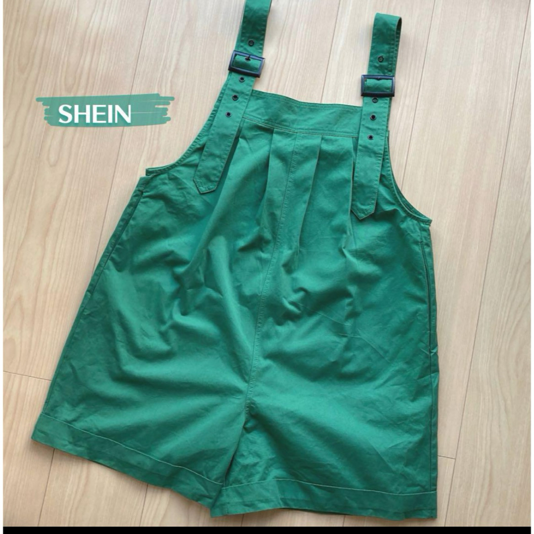 SHEIN(シーイン)の【SHEIN】オーバーオール ショートパンツ グリーン シーイン レディースのパンツ(サロペット/オーバーオール)の商品写真