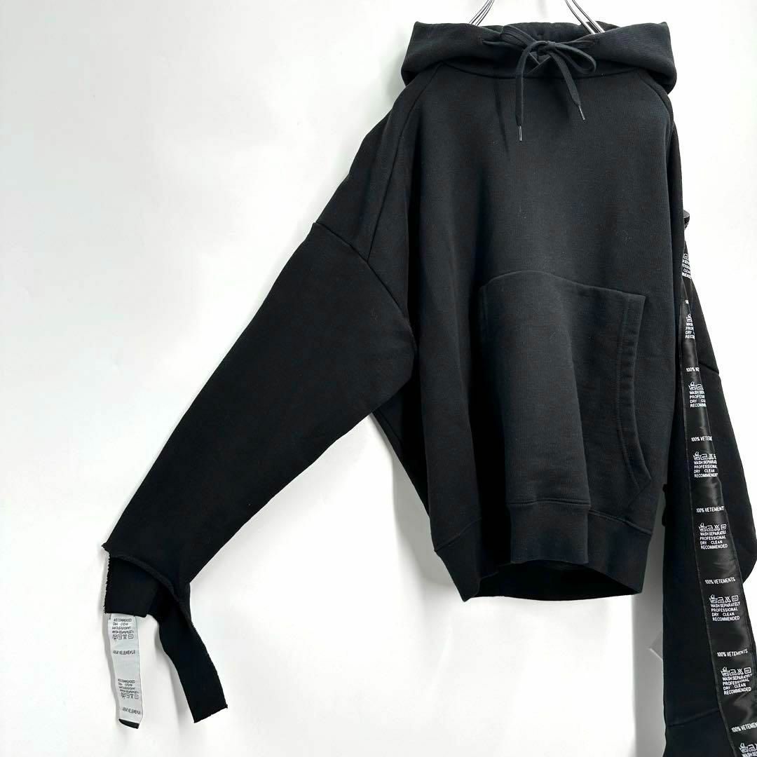 VETEMENTS(ヴェトモン)の【斬新デザイン!!】ヴェトモン　アシンメトリーテープフーディ パーカー　入手困難 メンズのトップス(パーカー)の商品写真