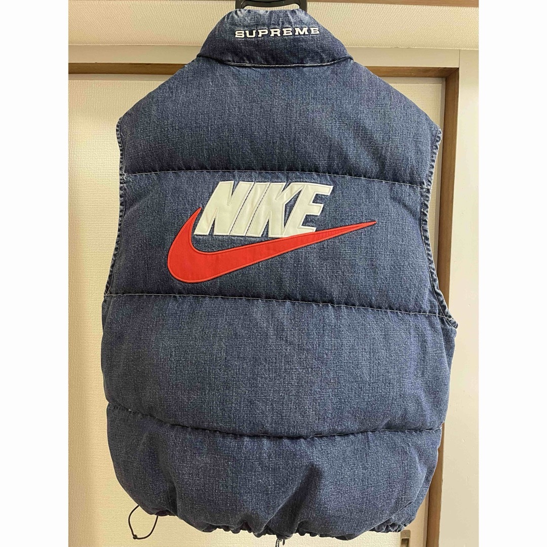 Supreme(シュプリーム)の【新品】Supreme x Nike Denim Puffer Vest メンズのジャケット/アウター(ダウンベスト)の商品写真