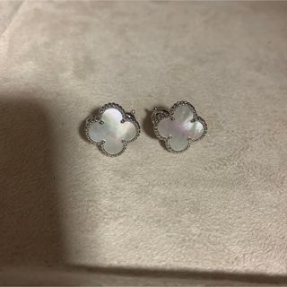 ホワイトシェルピアスWG(ピアス)