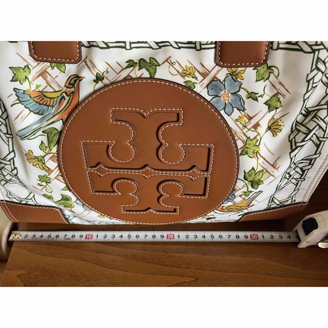 Tory Burch(トリーバーチ)の美品　トリーバーチ　トートバッグ レディースのバッグ(トートバッグ)の商品写真