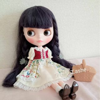 ハンドメイド「小鳥とお花 童話の世界ワンピース」ネオブライス・リカちゃんの服(人形)