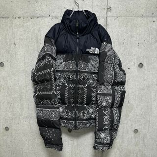 ザノースフェイス(THE NORTH FACE)のノースフェイス ヌプシ メンズ  S バンダナ柄 ペイズリー柄　海外限定(ダウンジャケット)