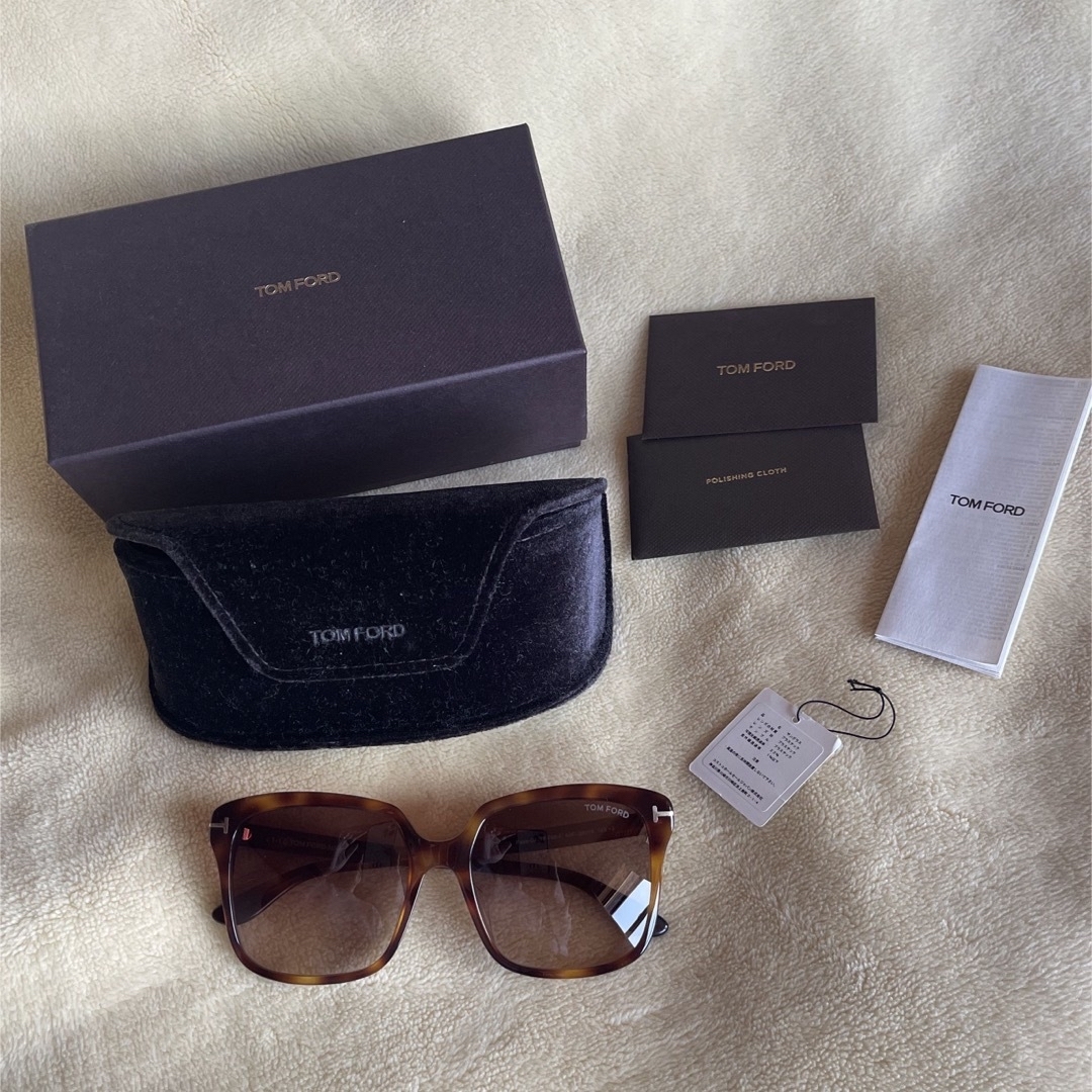 TOM FORD EYEWEAR(トムフォードアイウェア)のトムフォード　サングラス　コストコ購入品 レディースのファッション小物(サングラス/メガネ)の商品写真