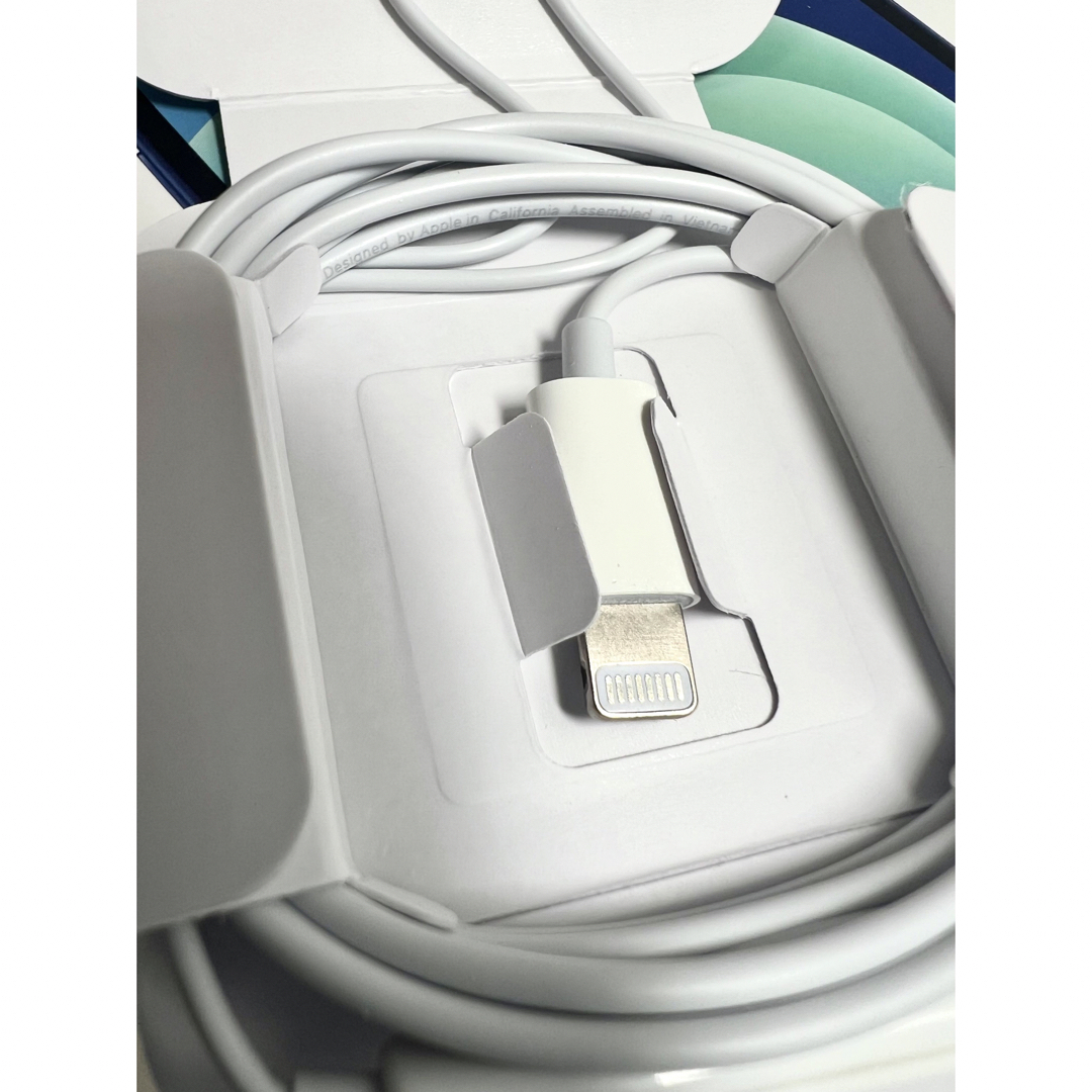 Apple 純正 イヤホン ライトニング スマホ/家電/カメラのオーディオ機器(ヘッドフォン/イヤフォン)の商品写真