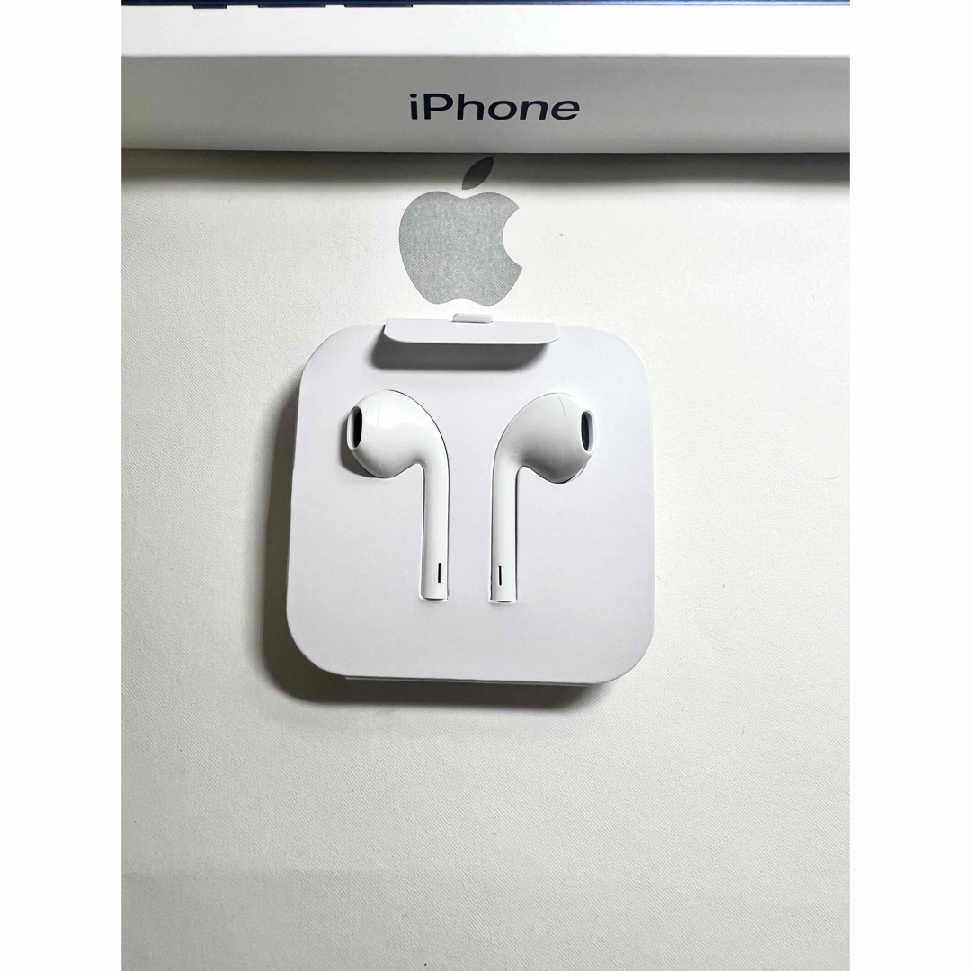 Apple 純正 イヤホン ライトニング スマホ/家電/カメラのオーディオ機器(ヘッドフォン/イヤフォン)の商品写真
