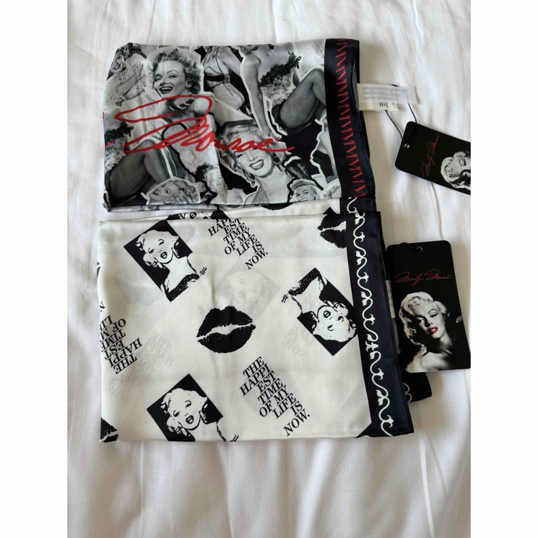 マリリンモンロー　ハンカチ　スカーフ　2枚セット レディースのファッション小物(バンダナ/スカーフ)の商品写真